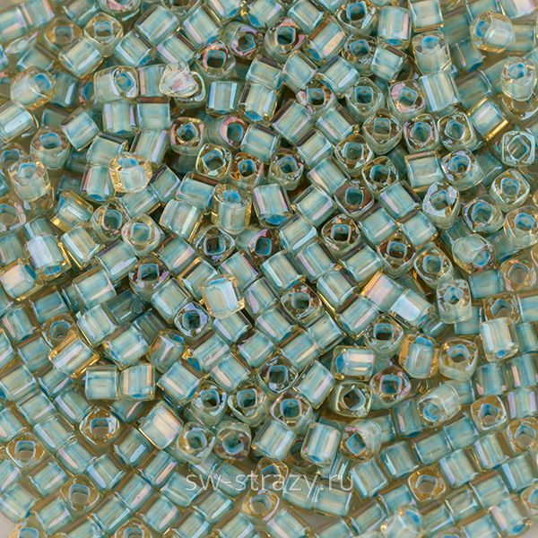 Бисер Cube 1,5 mm #0952 Светлый топаз окрашенный изнутри