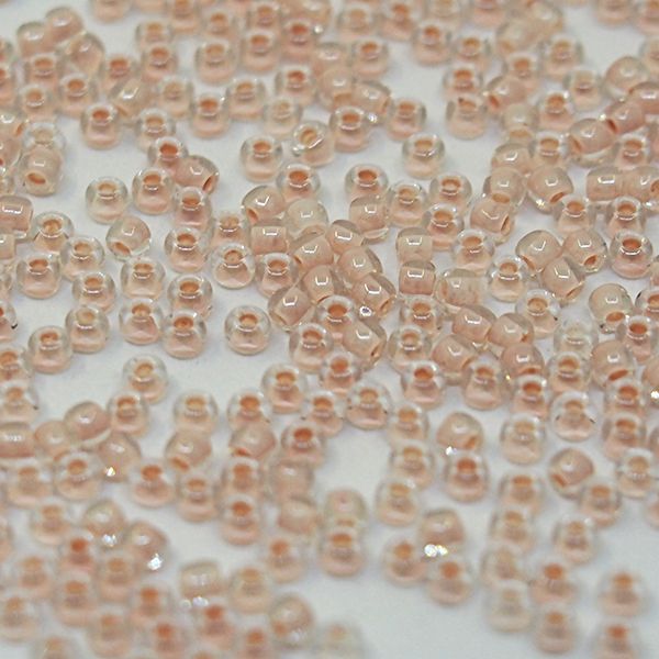 Бисер круглый 11/0 #1068 Прозрачный с кремовым прокрасом